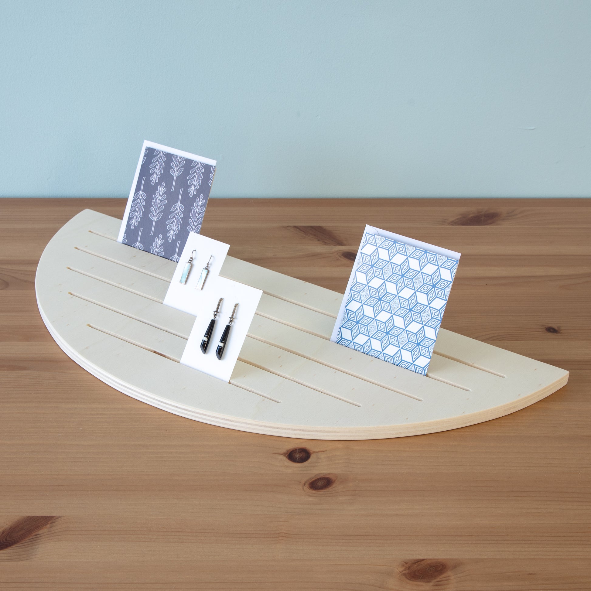 semi circular earring stand