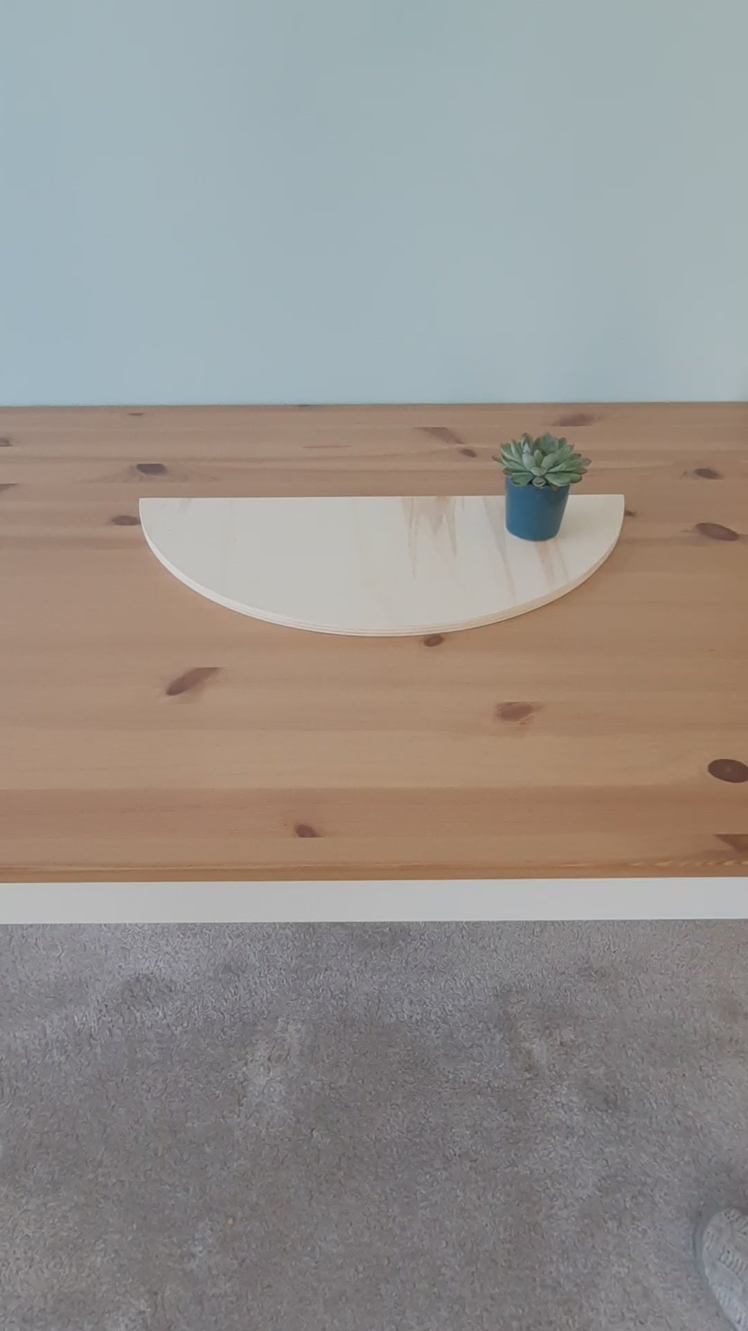semi circular display stand